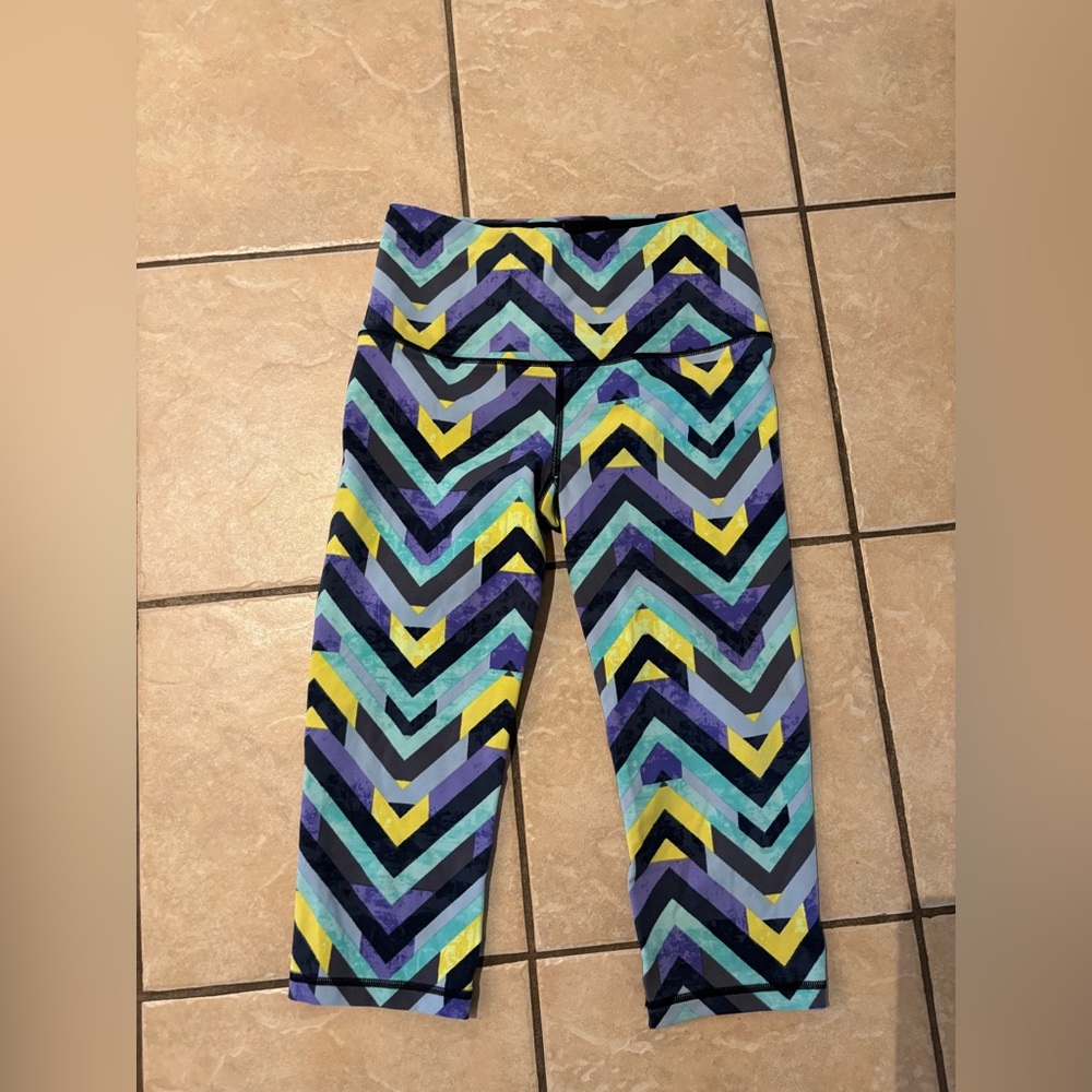 Victoria’s Secret /VSX crop leggings -5/$25